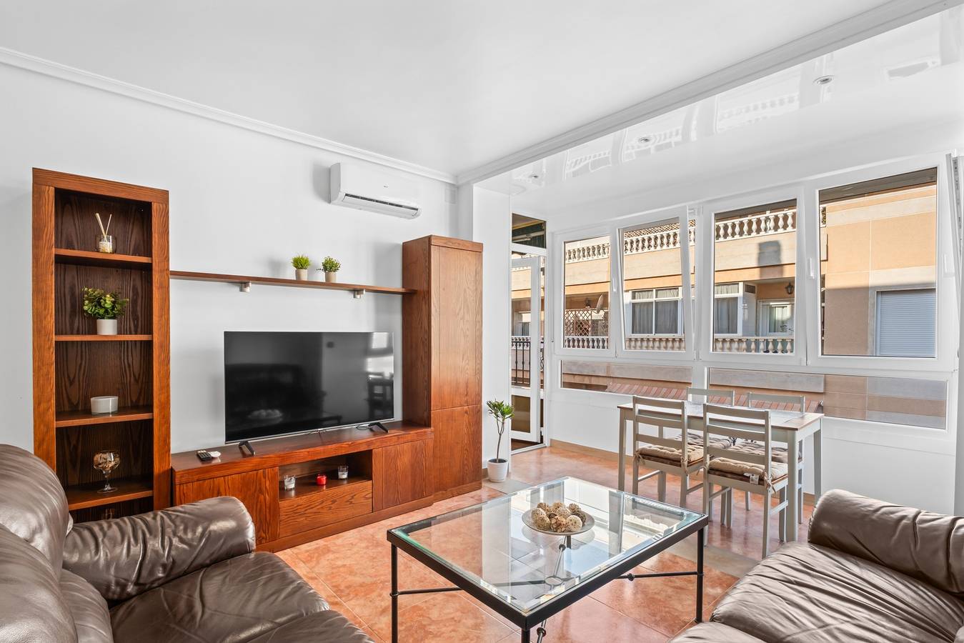 Appartement 'Zoa' met balkon en airconditioning in Torrevieja Centre, Torrevieja