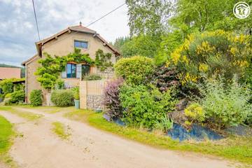 Gîte pour 2 personnes, avec jacuzzi ainsi que sauna et terrasse dans Saône-et-Loire