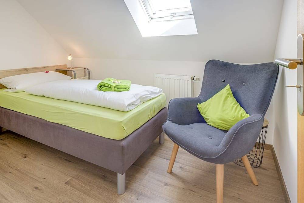 Ganze Wohnung, Ferienwohnung mit direktem Blick auf die Naab und kostenfreier Wlan-Nutzung in Burglengenfeld, Ostbayern