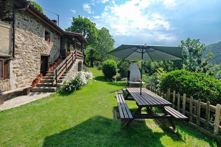 Casa rural para 8 personas, con jardín y terraza, Se admiten mascotas en Ripollès