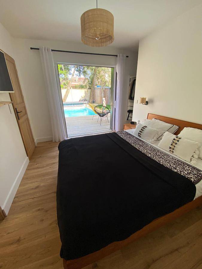 Villa with Private Pool in Bordeaux, Bordeaux und Umgebung