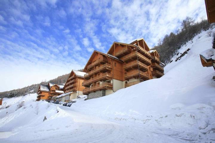 Appart’hôtel pour 2 personnes, avec balcon ainsi que piscine et sauna