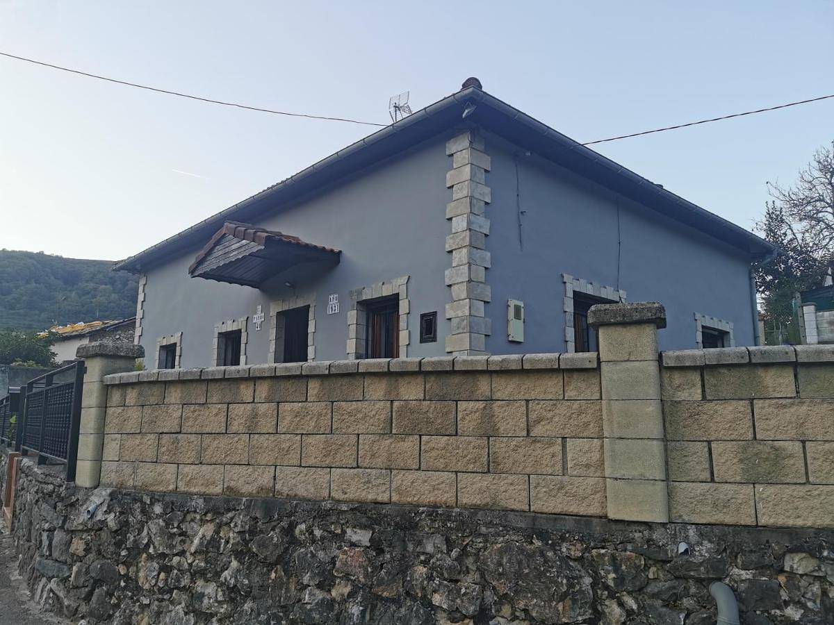 Four-Bedroom House in Oviedo, Cordillera Cantábrica