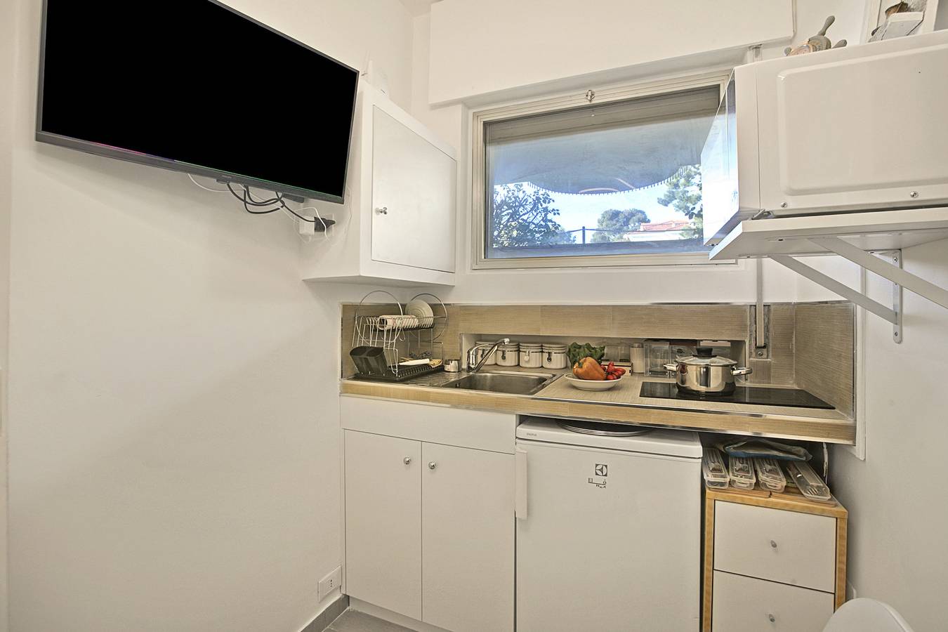 Jolie Sur La Mer - Petit Studio with Shared Pool, foto 9