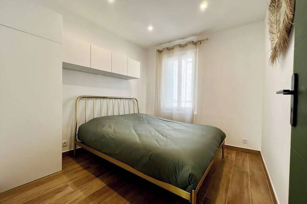 Entire apartment, Mourillon: T2 with garden, 400 m from the beach in Toulon, Toulon region