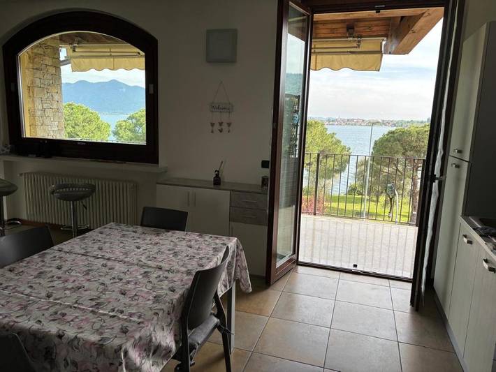 Gîte pour 2 personnes, avec vue et terrasse ainsi que piscine et vue sur le lac à Sarnico - 3
