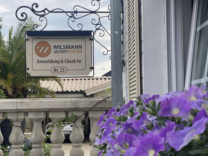 Ganze Ferienwohnung, Wohnen unter Palmen - Wilsmann Apartmentvermietung - Economy Doppel-Apartment in Hövelhof, Kreis Paderborn