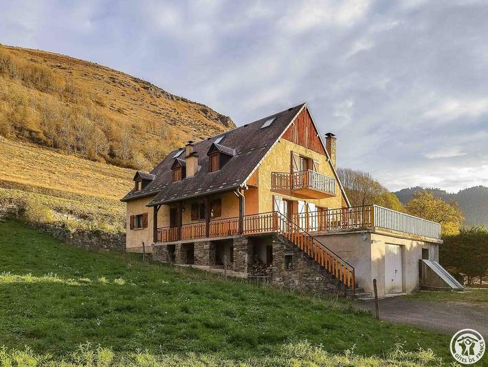 Gîte pour 12 personnes, avec Balcon/Terrasse ainsi que Terrasse et Jardin à Castillon-de-Larboust