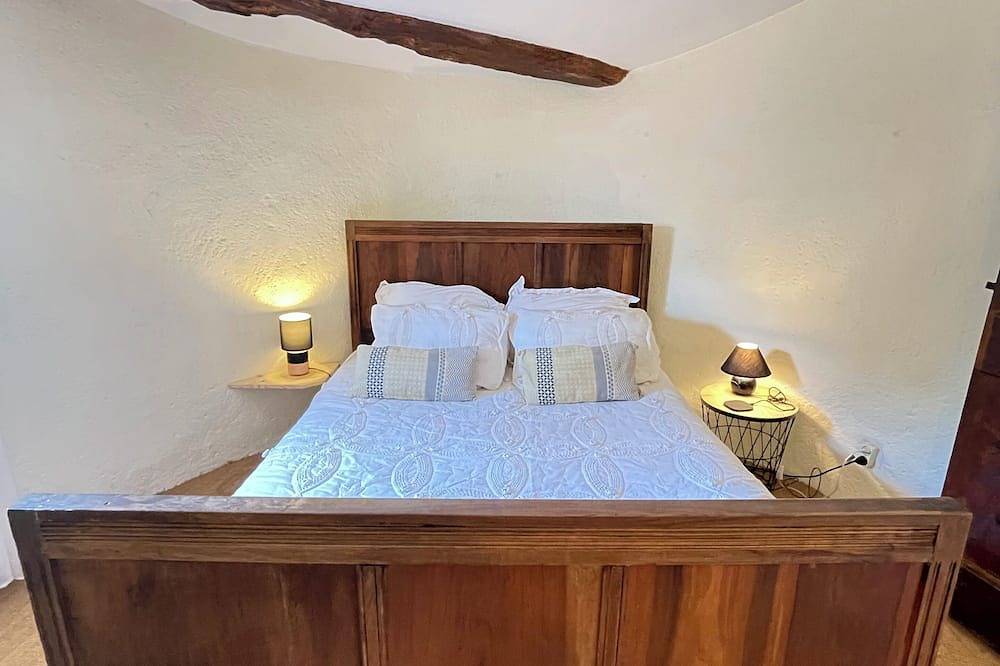 Family home with garden in the Gorges du Verdon in Quinson, Regionaler Naturpark Verdon
