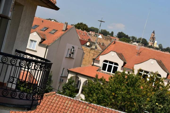 Ferienwohnung für 4 Personen, mit Garten und Ausblick sowie Terrasse in Belgrad