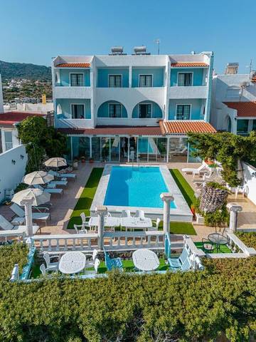 Gîte pour 3 personnes, avec piscine ainsi que jardin et vue, adapté aux familles dans Égine