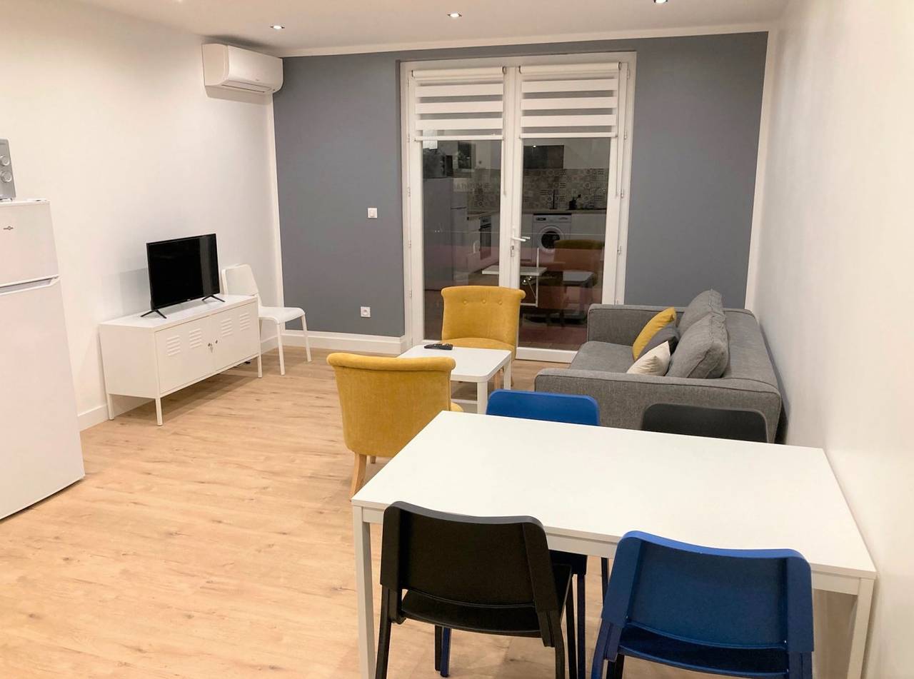 Appartement entier, T3 climatisé et parking, à 2 minutes de la plage et du centre in Palavas-les-Flots, Côte d'Améthyste