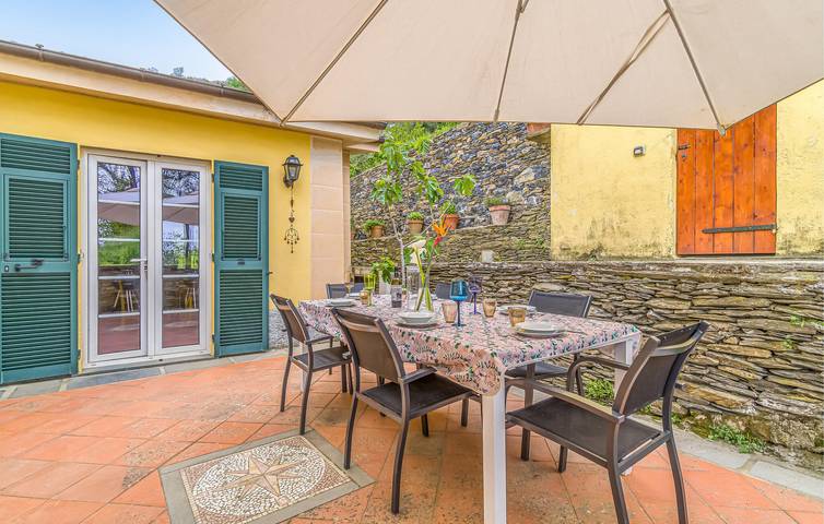 Appartamento intero, Appartamento vista mare con parcheggio, congelatore e terrazza in Cogorno, Riviera di Levante