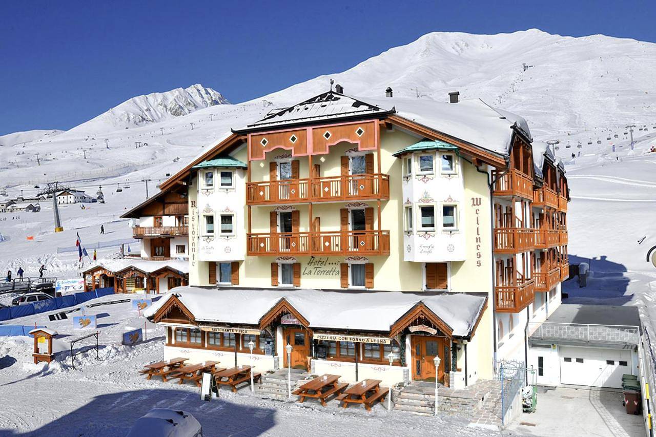 Suite with Mountain View in Passo Tonale, Vermiglio