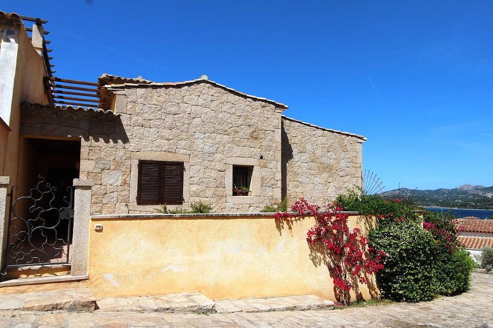 Villa Le Maree rifiniture di pregio ampia vista mare in Cannigione, Arzachena