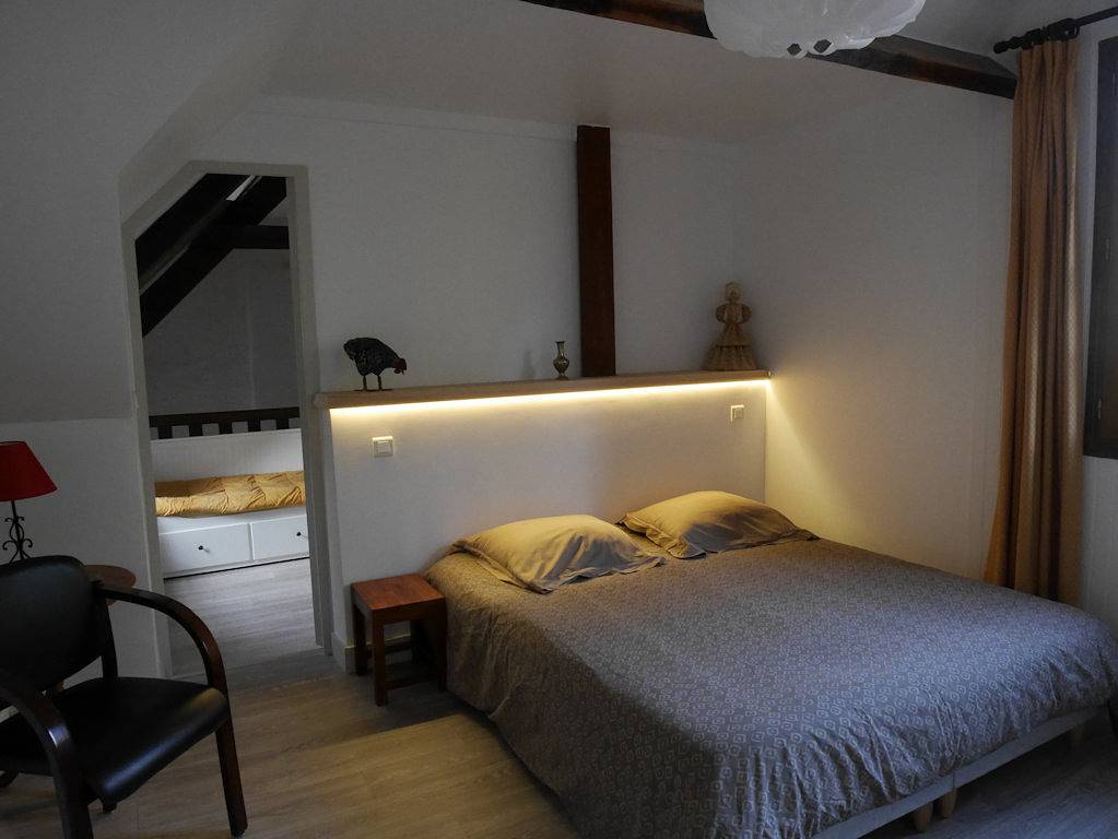 Maison d'hôtes avec piscine à 30 m de Paris, 6/8 personnes in Élancourt, Yvelines