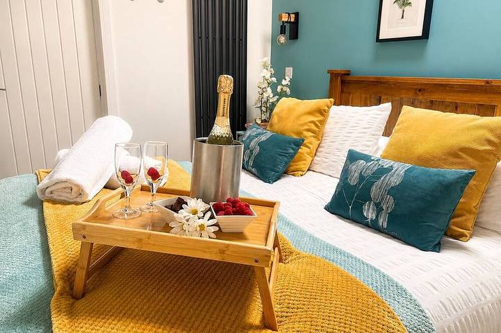 Couples Retreat in North Cumbria,w Logburner, Enclosed Terrace, Walks& Pub in North Pennines AONB