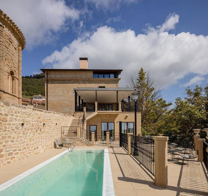 Hôtel pour 2 personnes, avec Balcon et Terrasse ainsi que Jacuzzi et Piscine à Villatuerta