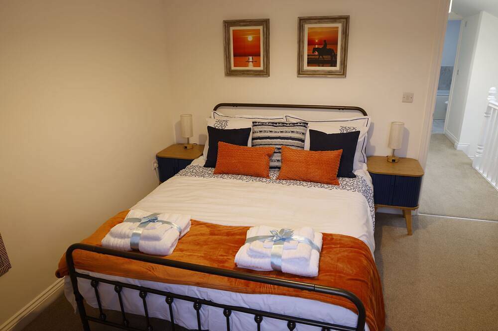 Converted Coastal Coach House in Weston-Super-Mare, North Somerset
