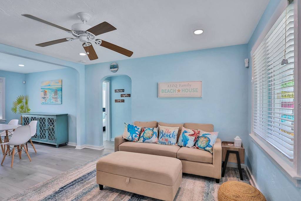 Rare Find, Ocean across street, Ample Parking, Restaurants, Murals in Home! in Daytona Beach, Florida