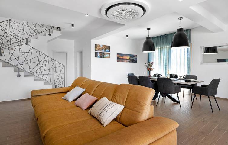 Modern, 2 km vom Strand entfernt: 1-Zimmer-Wohnung mit Pool, WLAN und Terrasse in Žaborić, Šibenik-Knin
