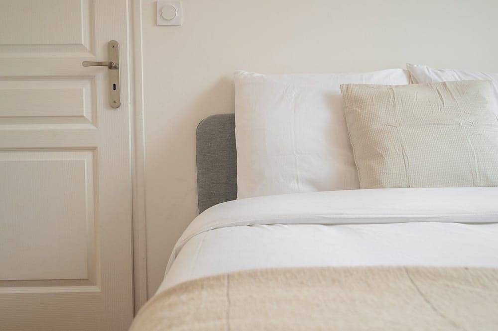 Entire apartment, Charming 2-bedroom apartment at Croisé Laroche in Marcq-en-Barœul, Lille region