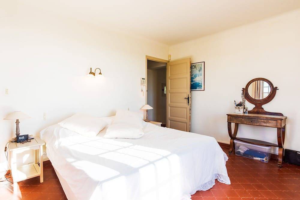 Villa Les Feuillets  Vi4250 by Riviera Holiday Hom in Roquefort-les-Pins, Region de Cannes