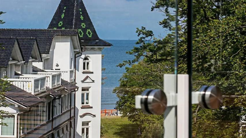 Ferienhaus für 6 Personen, mit Pool und Sauna sowie Garten in Binz - 2