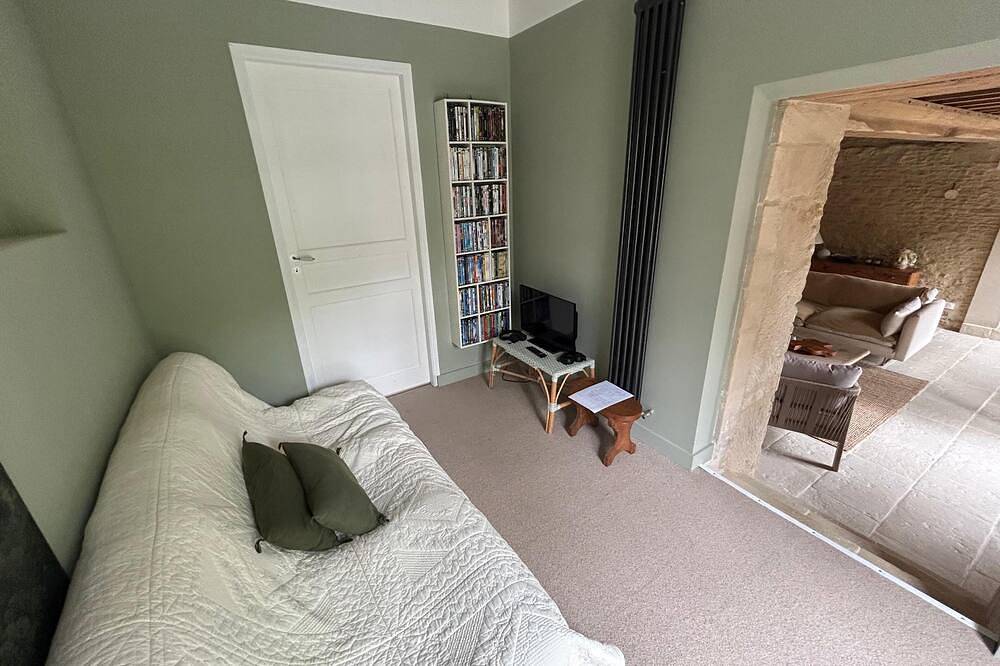 300m de la plage. Grande maison familiale chaleureuse & confortable avec jardin in Bernières-sur-Mer, Région de Caen