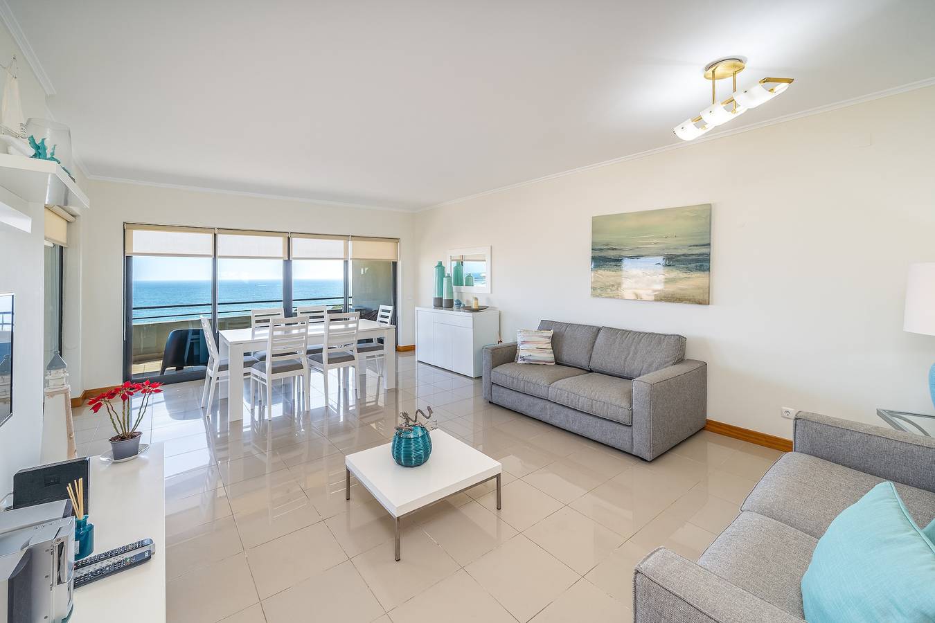 Ganze Wohnung, Apartment 'Wave House' mit Meerblick, Wlan und Klimaanlage in Praia da Rocha, Portimão