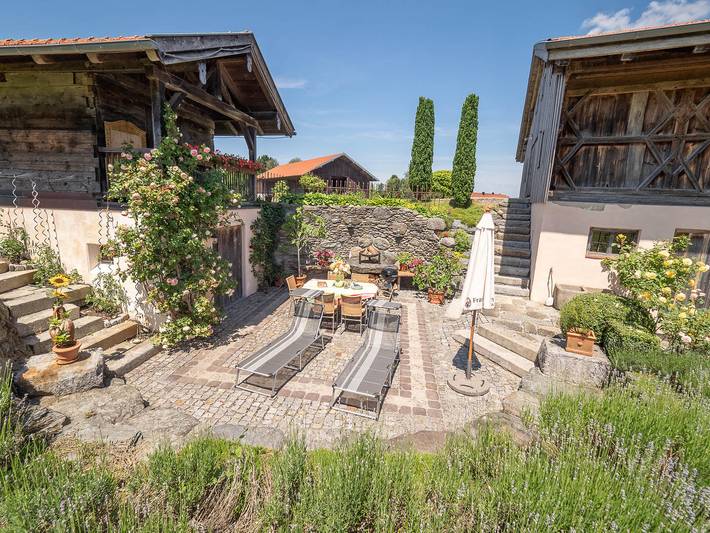 Ganze Ferienwohnung, Oswald anno 1714 - Maisonette-Wohnung für 4 Personen, 95 qm mit Terrasse in Obing, Landkreis Traunstein