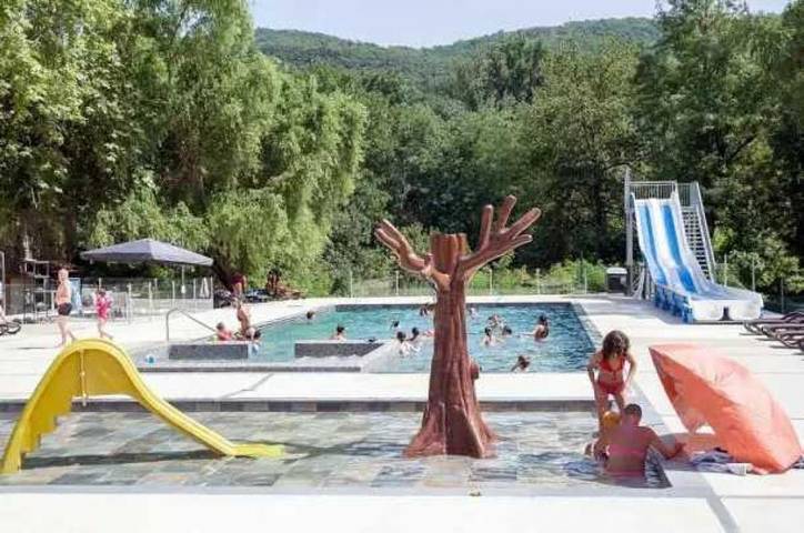 Location de vacances pour 6 personnes, avec terrasse et piscine, animaux acceptés à Martres-Tolosane