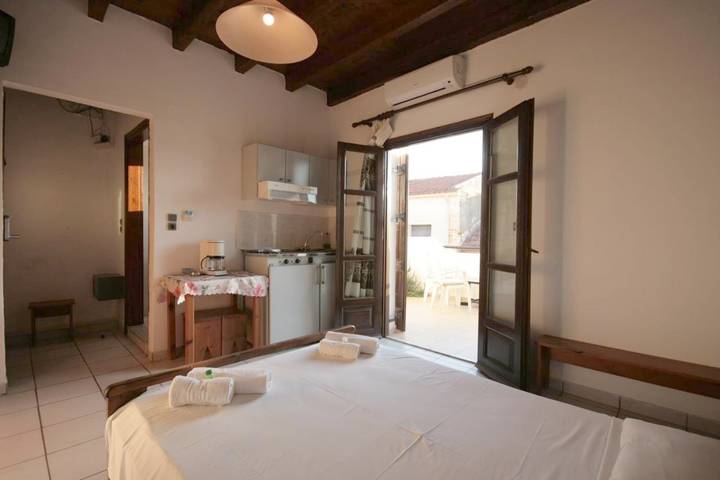 Maison d’hôte pour 3 personnes, avec balcon à La Canée