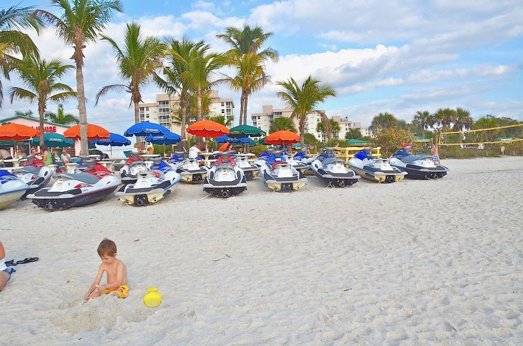 Ganze Wohnung, Spektakuläre Ausblicke auf die 9. Etage und Sonnenuntergänge! Schritte zum Strand. Kostenloses Wifi in der Suite. in Bonita Bay, Bonita Springs