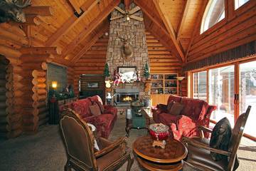 Log Cabin for 8 People in Big Bear Lake, San Bernardino County, Photo 4