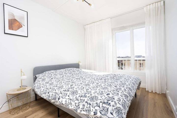 Ganze Wohnung, 3 minutes from metro, sleeps 2, and parking at Porte de Versailles 3 stars in Vanves, Hauts-de-Seine