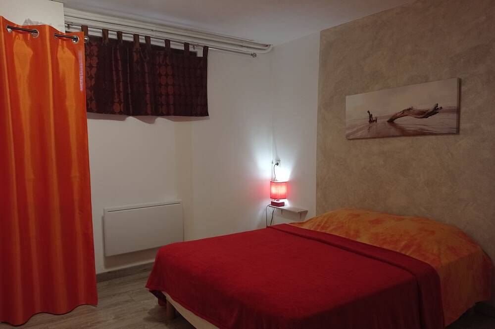 Appartement entier, Appartement 2 chambres, piscine , vue montagne, mer et Espagne a 15 minutes in Laroque-des-Albères, Côte méditerranéenne (France)