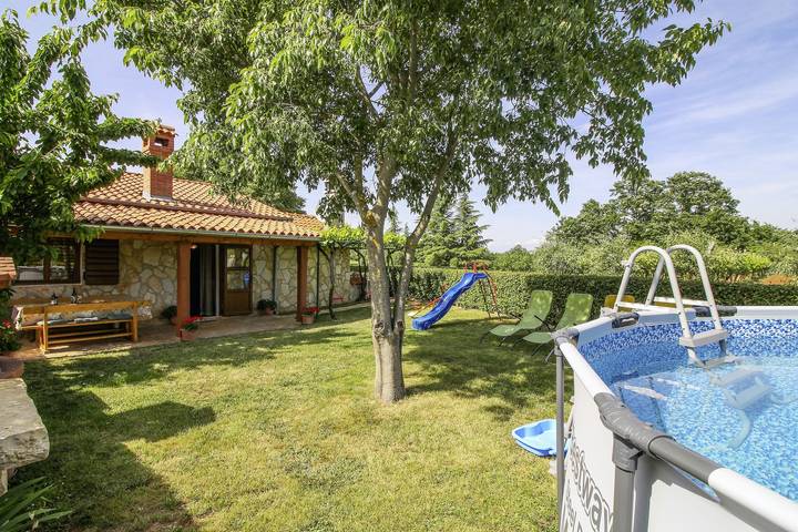 Ferienhaus für 6 Personen, mit Garten und Pool - 1