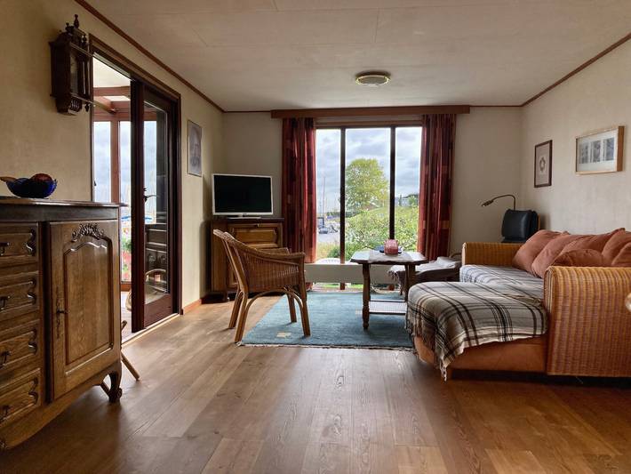 Bungalow für 4 Personen, mit Ausblick und Sauna sowie Garten und Seeblick in Friesland - 3