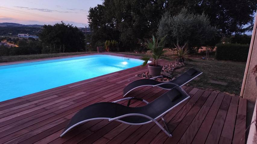 Chambre d’hôte pour 2 personnes, avec vue et terrasse ainsi que piscine et jardin, animaux acceptés à Graulhet