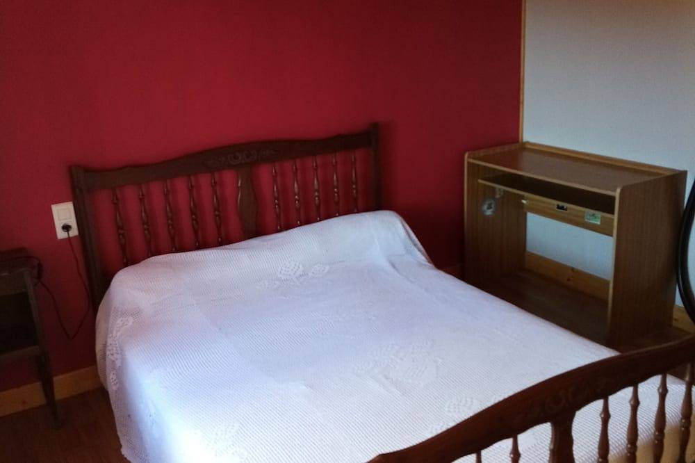 Maison a la campagne 65M2 in Saint-Georges-Lagricol, Parc Naturel Régional Livradois-Forez