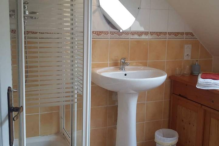 Gîte pour 2 personnes, avec jardin dans Mesnil-Roc'h - 4