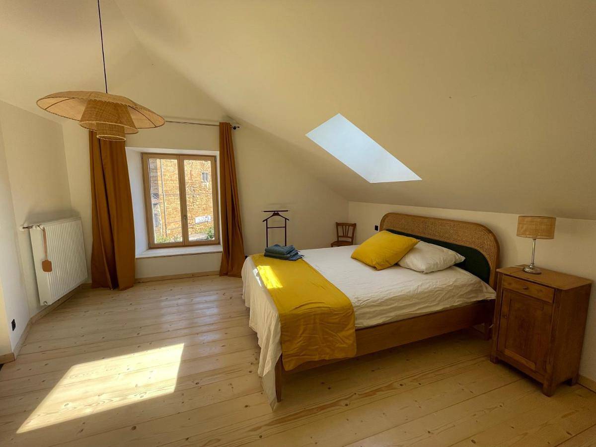 Maison près de la rivière in Arbois (homonymie), Jura Francais
