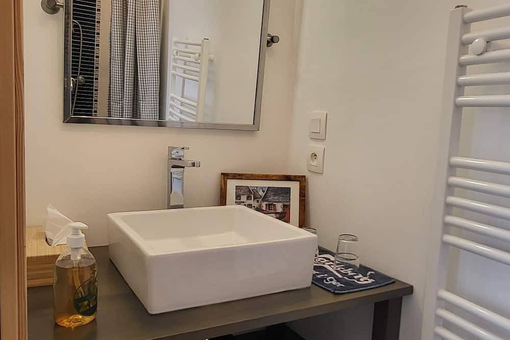 Maison confortable idéalement placée près des plages et du Gr34 in Plouescat, Côte des Légendes