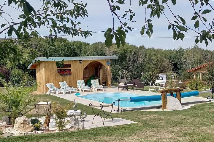 Location de vacances pour 4 personnes, avec Balcon et Terrasse ainsi que Jardin et Piscine dans Gilly-sur-Loire