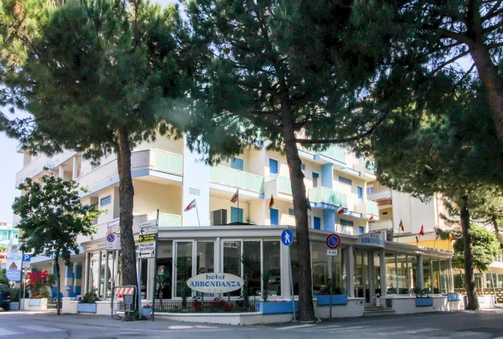 Hotel para 2 personas, con jardín además de vistas y balcón - 1