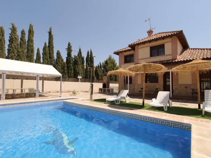 Location de vacances pour 18 personnes, avec terrasse ainsi que piscine et jardin dans Castille-La Manche - 3