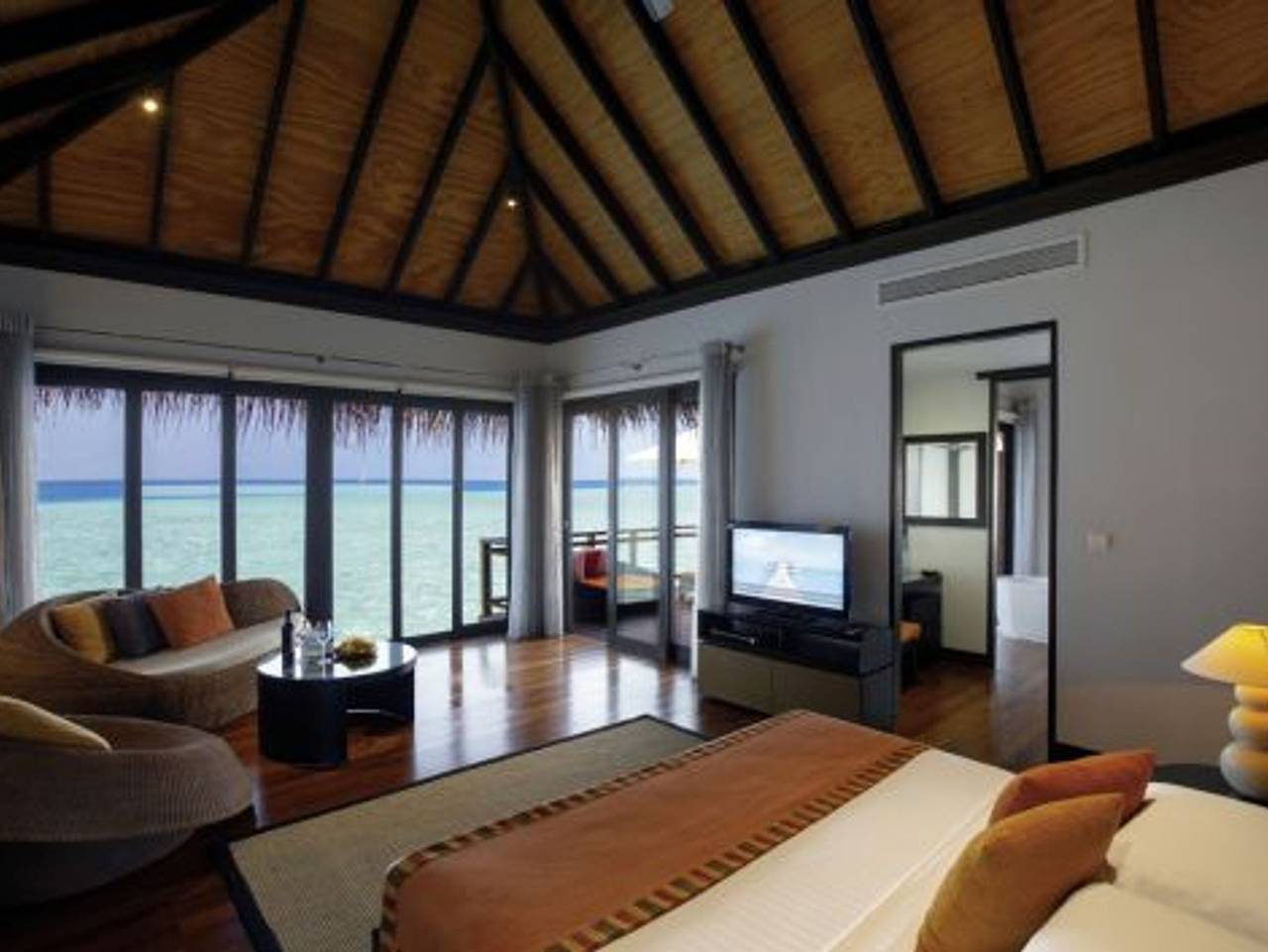 Velassaru Maldives - Water Villa in Medhu-Uthuru Province