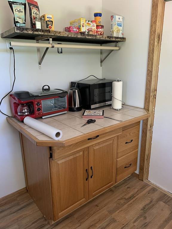 One bedroom cabin located about two blocks from Flathead Lake and the public bea in Lakeside (MT), Flathead National Forest