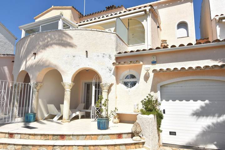 Casa rural para 6 personas, con jardín además de terraza y vistas al mar, Se admiten mascotas en Castellón de Ampurias - 3
